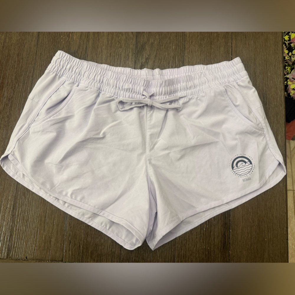 Columbia Women's Light lavender Shorts size large